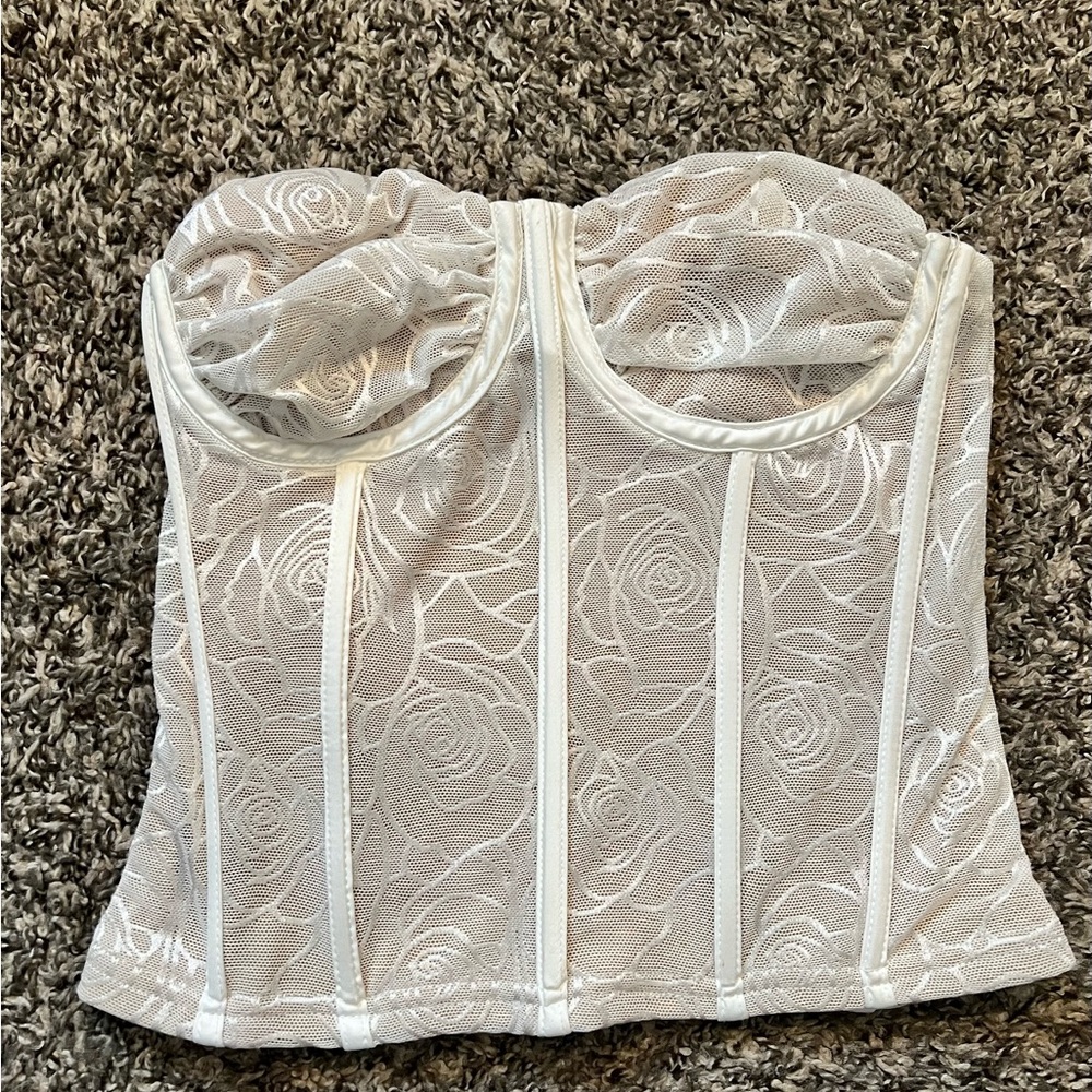 white lace corset top🤍